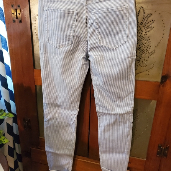 Blue and white pinstriped jeans - Picture 2 of 4